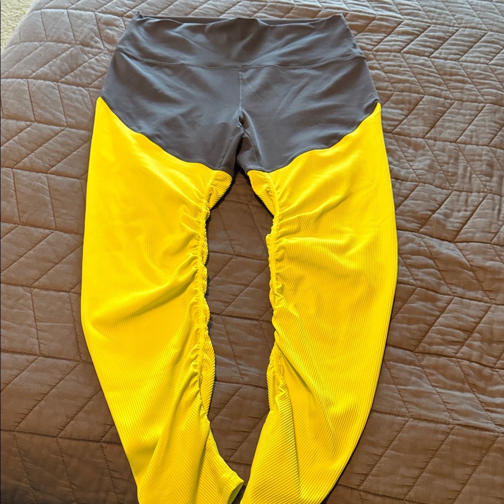 NWOT Zyia parallel luxe leggings